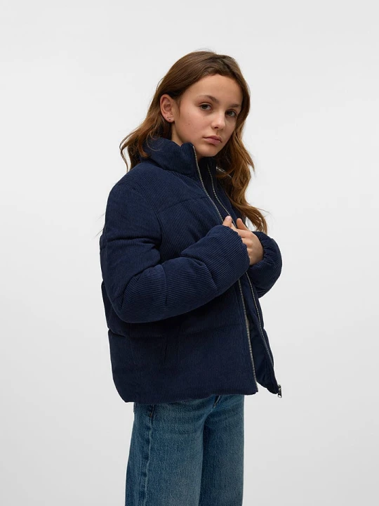 Zdjęcie produktu Vero Moda Girl Kurtka "Debra" w kolorze czarnym rozmiar: 152