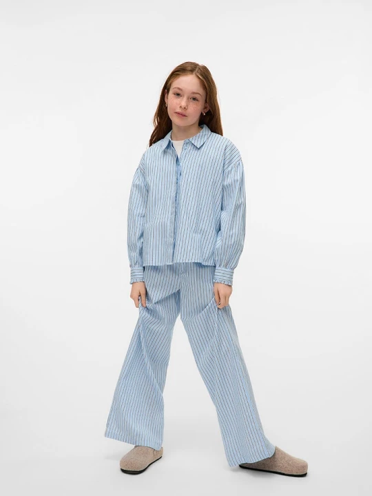 Zdjęcie produktu Vero Moda Girl Spodnie "Pinnys" w kolorze błękitnym rozmiar: 146