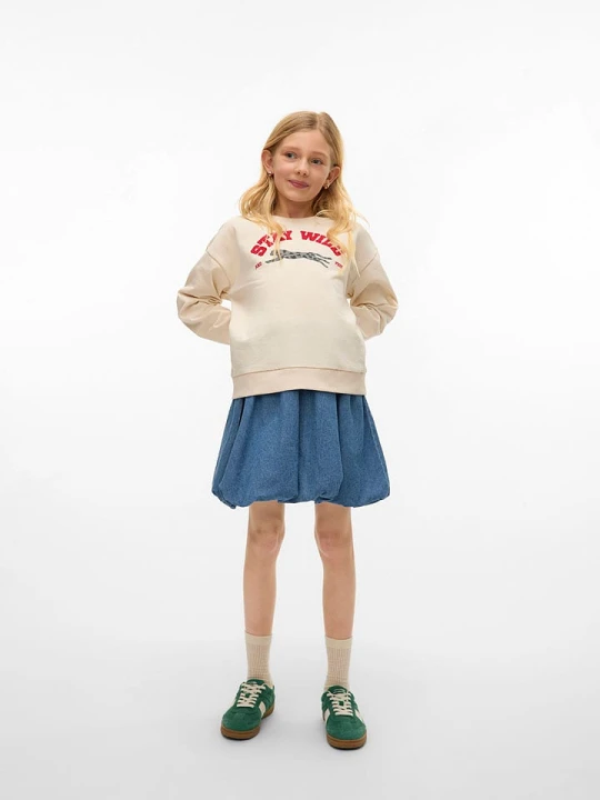 Zdjęcie produktu Vero Moda Girl Sweter "Octavia" w kolorze kremowym rozmiar: 134/140