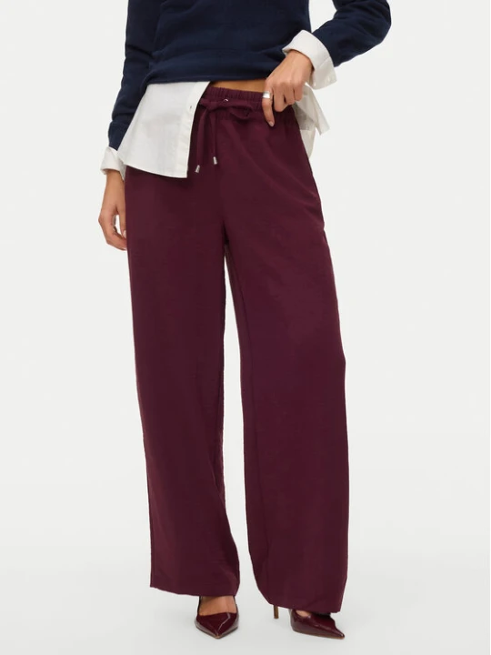 Zdjęcie produktu Vero Moda Spodnie dresowe Esme 10338748 Bordowy Regular Fit