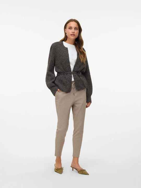 Zdjęcie produktu Vero Moda Spodnie dresowe w kolorze szarobrązowym rozmiar: L / L32