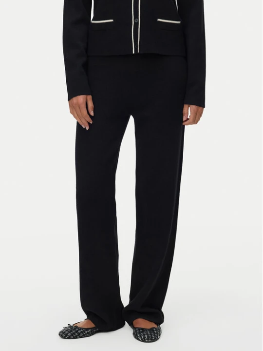 Zdjęcie produktu Vero Moda Spodnie dzianinowe Gold 10337637 Czarny Loose Fit