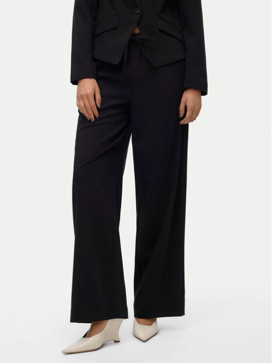 Zdjęcie produktu Vero Moda Spodnie materiałowe Babette 10320601 Czarny Straight Fit