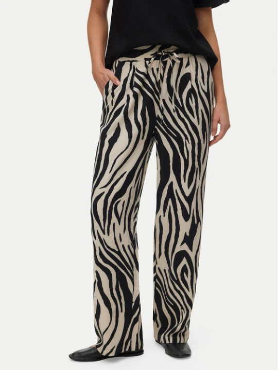 Zdjęcie produktu Vero Moda Spodnie materiałowe Jesmilo 10287363 Czarny Regular Fit