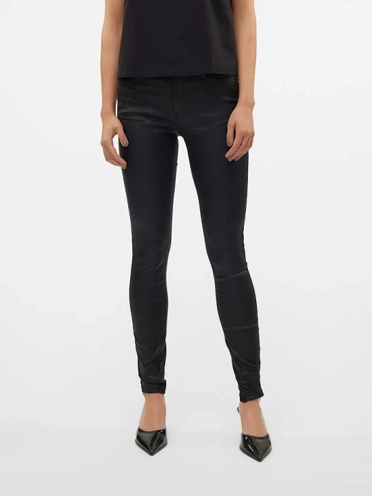 Zdjęcie produktu Vero Moda Spodnie w kolorze czarnym rozmiar: S/L32