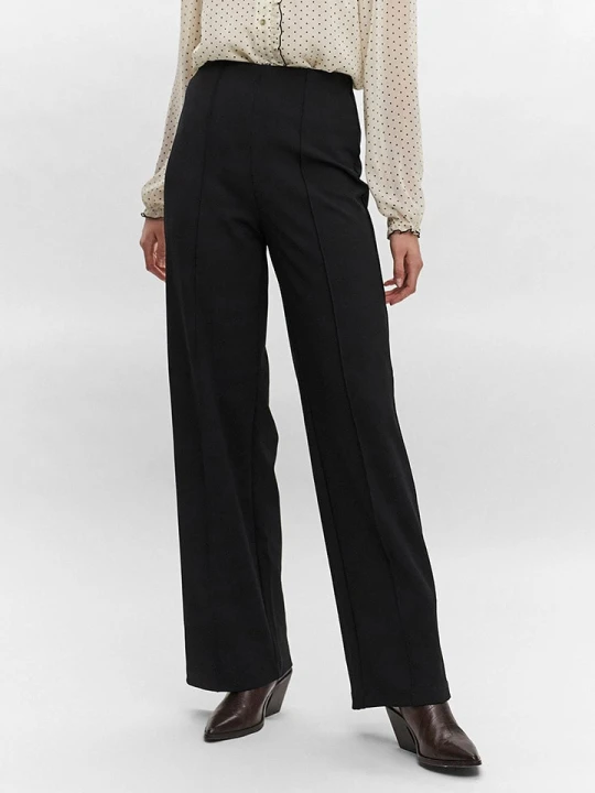 Zdjęcie produktu Vero Moda Spodnie w kolorze czarnym rozmiar: M/L32