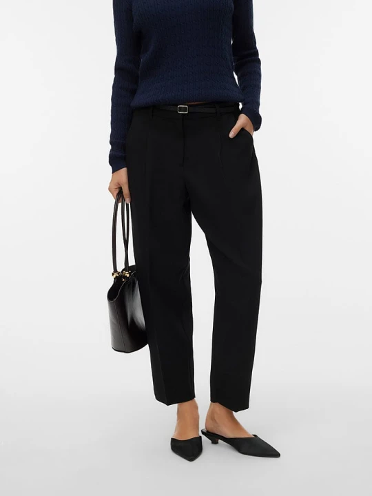 Zdjęcie produktu Vero Moda Spodnie w kolorze czarnym rozmiar: M / L32
