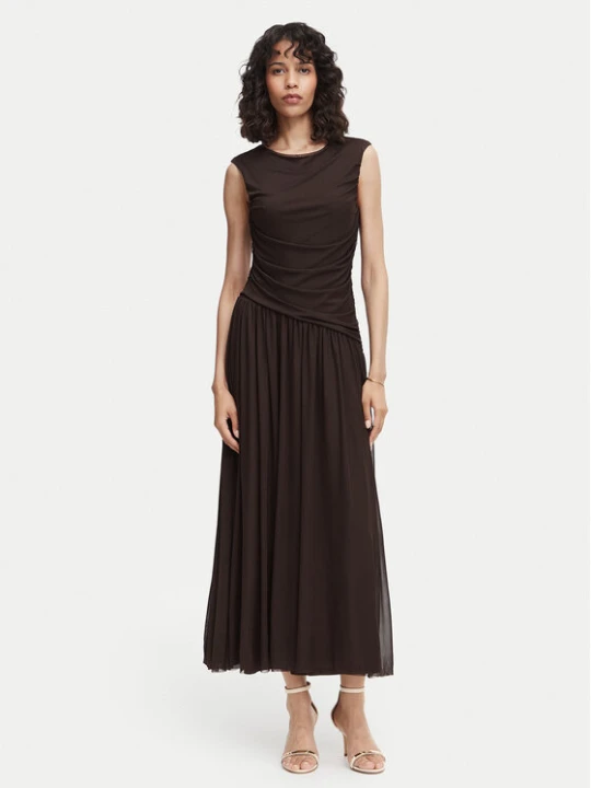 Zdjęcie produktu Vero Moda Sukienka wieczorowa Penelope 10351455 Brązowy ciemny Regular Fit