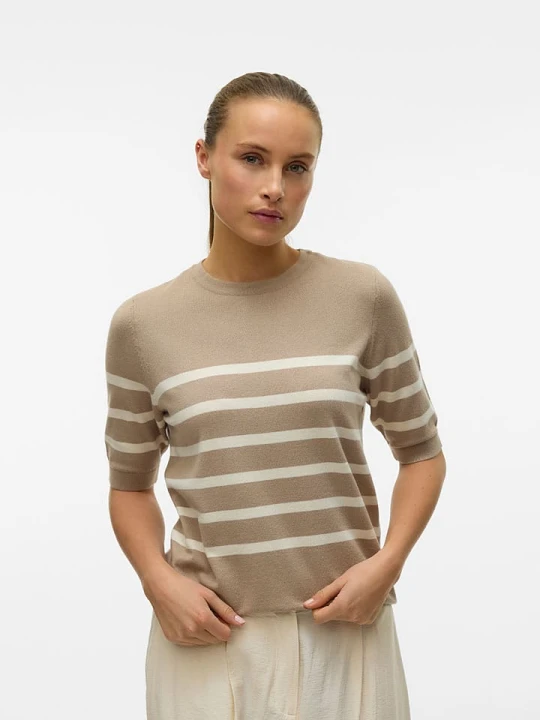 Zdjęcie produktu Vero Moda Sweter w kolorze beżowo-kremowym rozmiar: XS