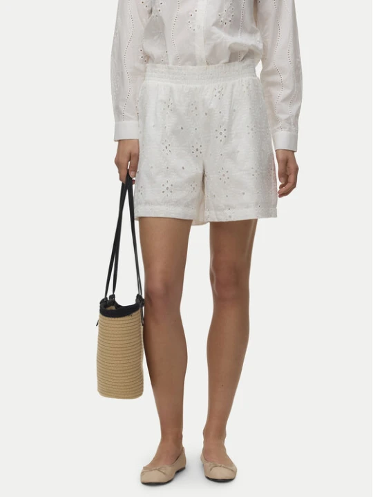 Zdjęcie produktu Vero Moda Szorty materiałowe Eliza 10346709 Biały Regular Fit