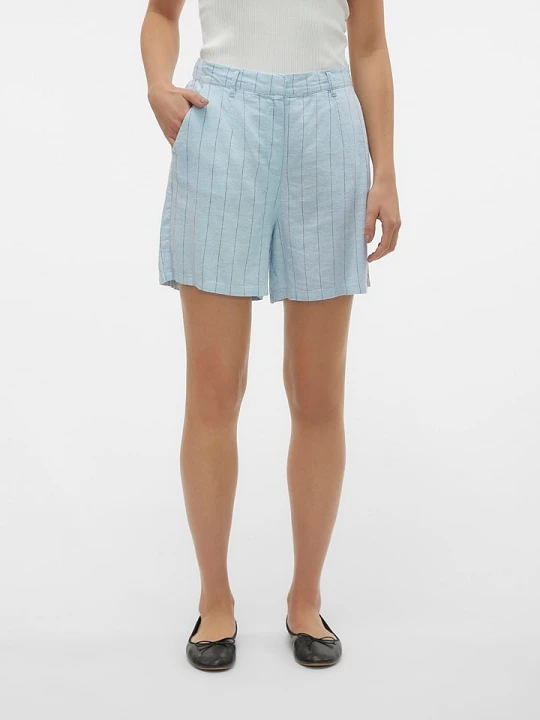 Zdjęcie produktu Vero Moda Szorty "Mindy" w kolorze błękitnym rozmiar: 40