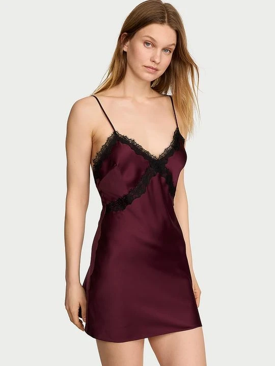 Zdjęcie produktu Very Sexy Koszulka nocna satynowa Satin and Rose Slip Victoria's Secret Różowy