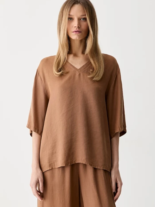 Zdjęcie produktu ViCOLO T-shirt oversize damski z lyocellu brązowy