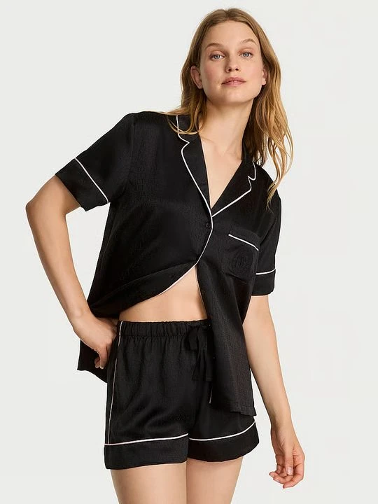 Zdjęcie produktu Victoria's Secret Piżama satynowa błyszcząca z szortami Glazed Satin Czarny