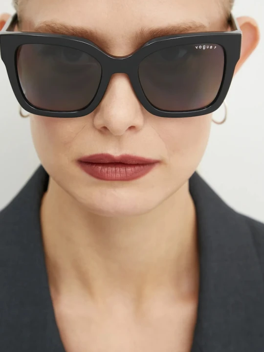 Zdjęcie produktu VOGUE okulary przeciwsłoneczne czarny