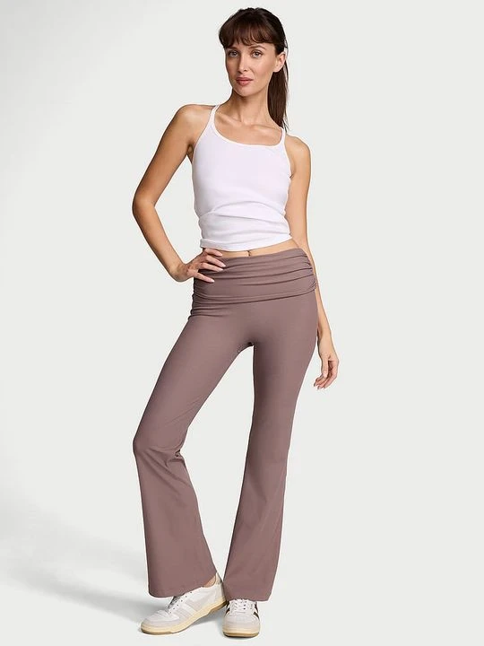 Zdjęcie produktu VSX Legginsy prążkowane z marszczoną talią VSX Elevate Flare Victoria's Secret Szary