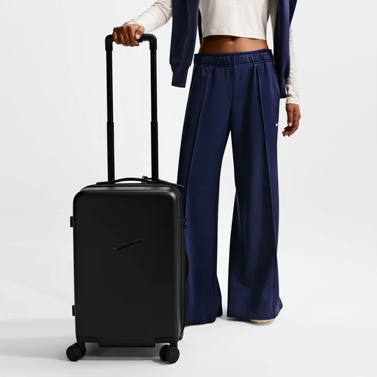 Zdjęcie produktu Walizka podręczna Nike 56 cm Hardshell (52 l) - Czerń