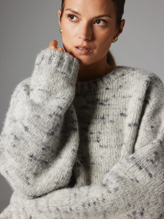 Zdjęcie produktu WEŁNIANY SWETER PETRA SZARY One size - Flawless