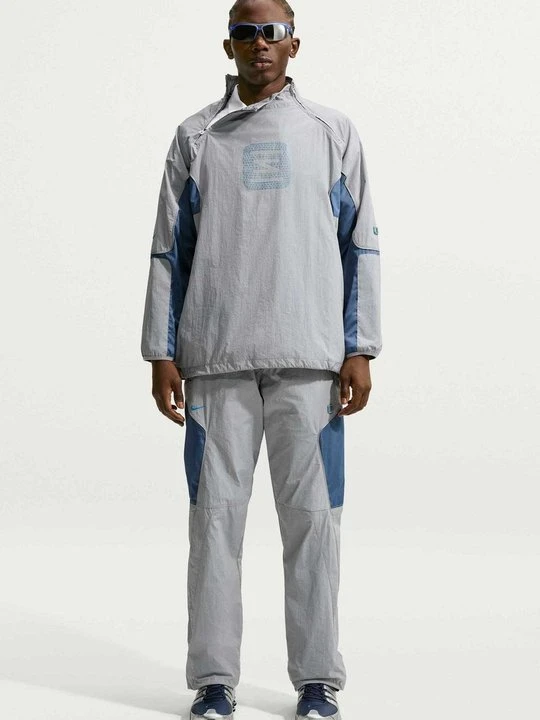 Zdjęcie produktu Wiatrówka Nike jasnoszary