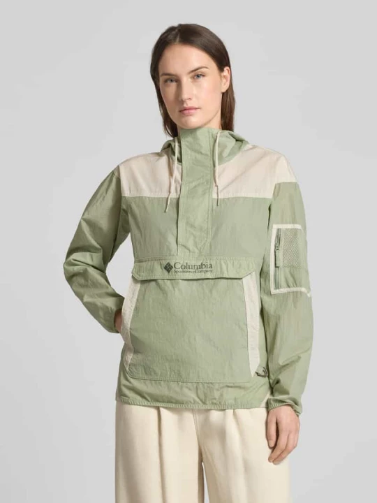 Zdjęcie produktu Kurtka typu windbreaker o kroju regular fit z nadrukiem logo model 'Challenger' Columbia Khaki