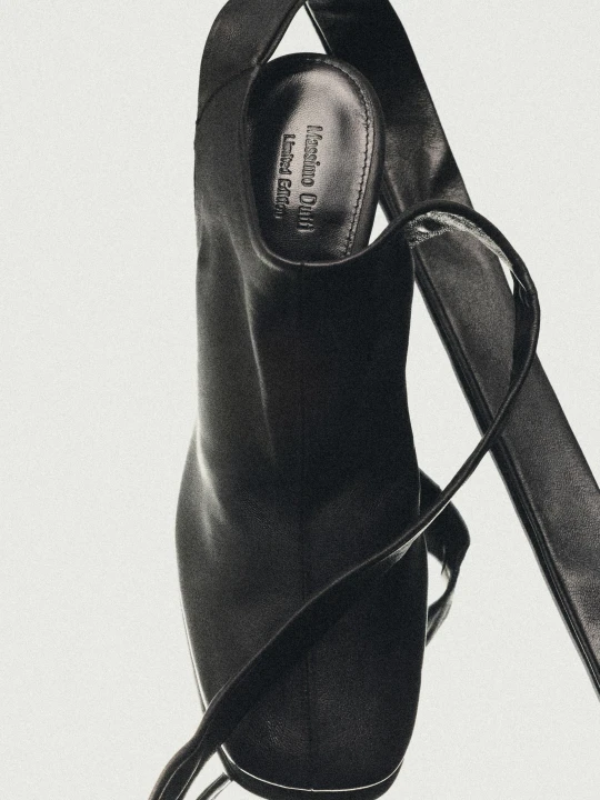 Zdjęcie produktu Wiązane Buty Na Obcasie – Limited Edition - Czarny - Massimo Dutti - Female