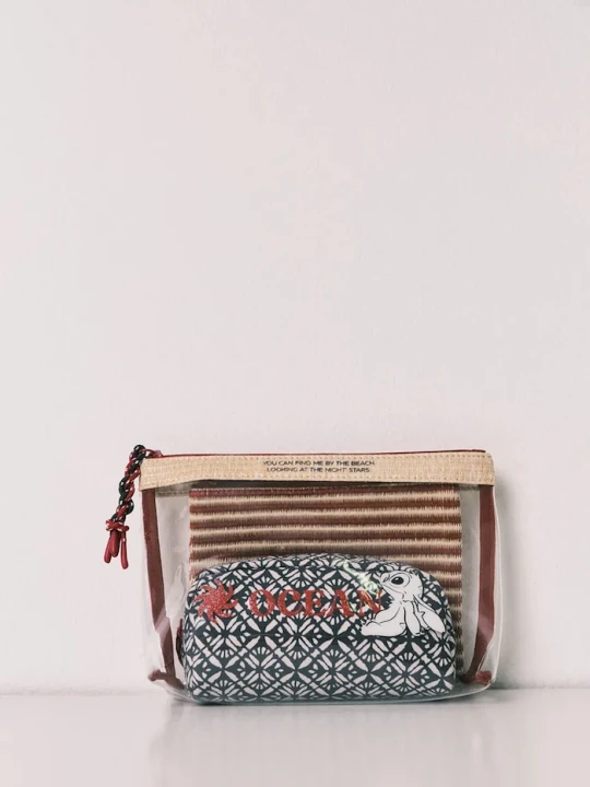 Zdjęcie produktu women'secret zestaw kosmetyczek damskich czerwony