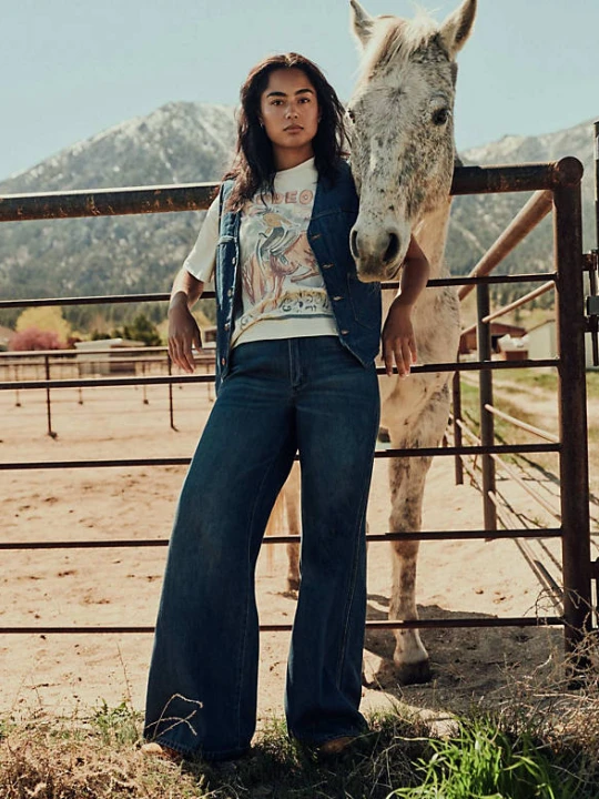 Zdjęcie produktu Wrangler Canyon Loose Jean Highway Dust Size 34 x32