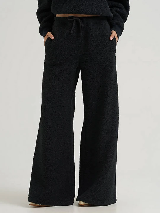 Zdjęcie produktu Wrangler Lainey Wilson x Wrangler Sherpa Sweatpants Midnight