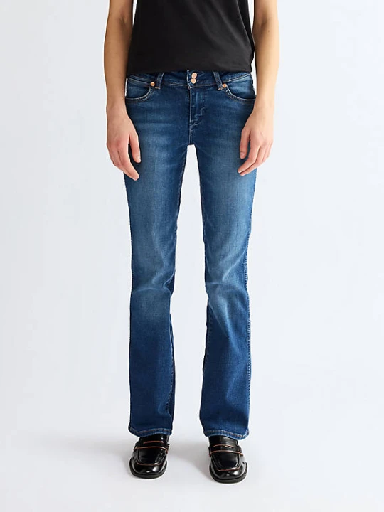 Zdjęcie produktu Wrangler Low Rise Bold Boot Jean Canyon Crest Size 34 x32