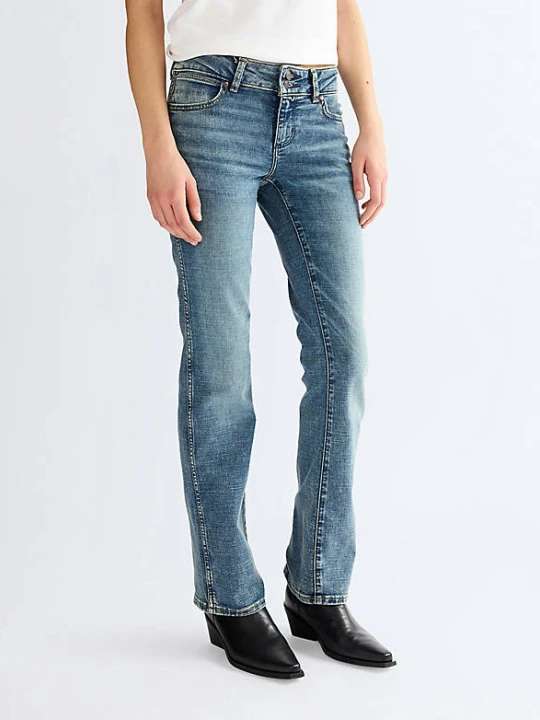 Zdjęcie produktu Wrangler Low Rise Bold Boot Jean Summit Shade Size 34 x32
