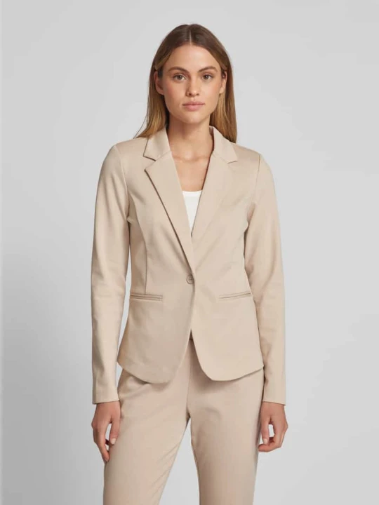 Zdjęcie produktu Żakiet o kroju slim fit z lamowanymi kieszeniami model ‘KATE’ Ichi Beżowy