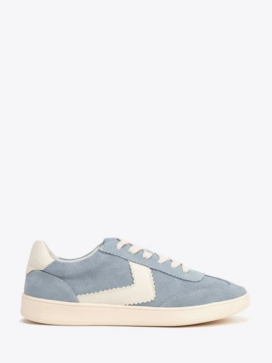 Zdjęcie produktu Zamszowe sneakersy z kontrastowymi wstawkami z ekoskóry niebiesko - białe Wittchen