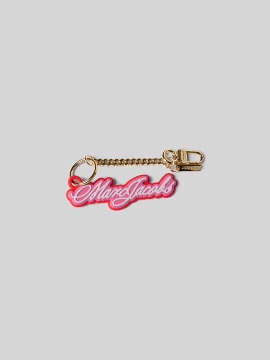 Zdjęcie produktu Zawieszka z detal z logo Marc Jacobs Mocnoróżowy