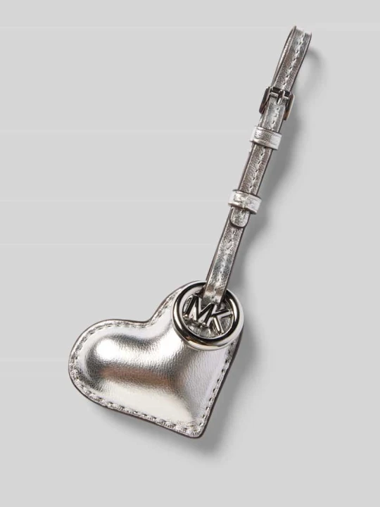 Zdjęcie produktu Zawieszka ze sprzączką i aplikacją z logo Michael Kors Srebrny