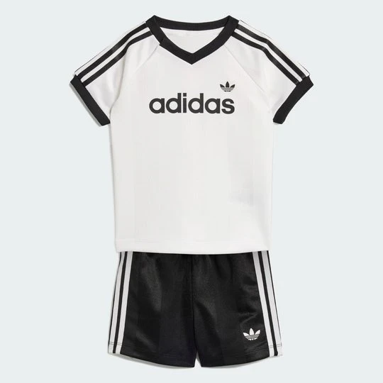Zdjęcie produktu ZESTAW Z SZORTAMI I KOSZULKĄ Z KRÓTKIMI RĘKAWAMI Adidas