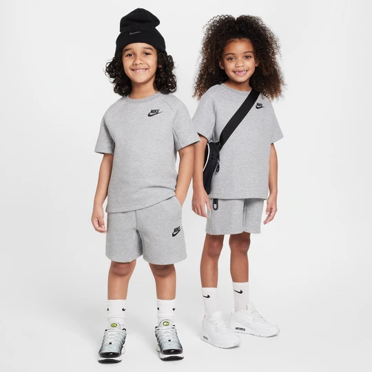 Zdjęcie produktu Dwuczęściowy zestaw Nike z bluzą z półokrągłym dekoltem dla małych dzieci - Szary