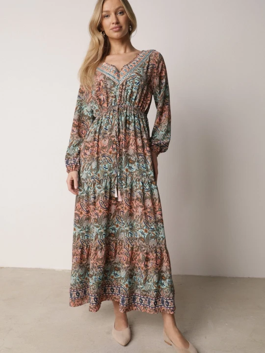Zdjęcie produktu Zielona Sukienka Rozkloszowana z Falbanką w Print Paisley Kapiss