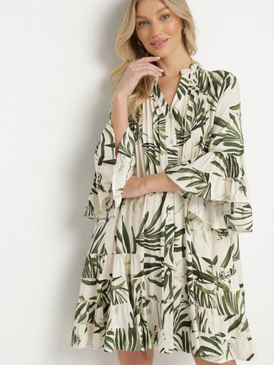 Zdjęcie produktu Zielona Sukienka z Wiskozy o Rozkloszowanym Kroju z Falbanami w Roślinny Wzór Ridiara M&d Fashion