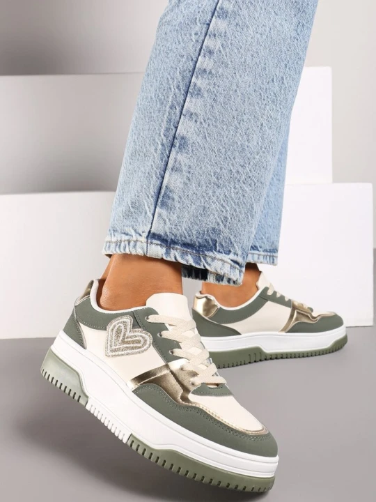 Zdjęcie produktu Zielone Sneakersy z Brokatową Naszywką w Kształcie Serca Avioneria Beżowy