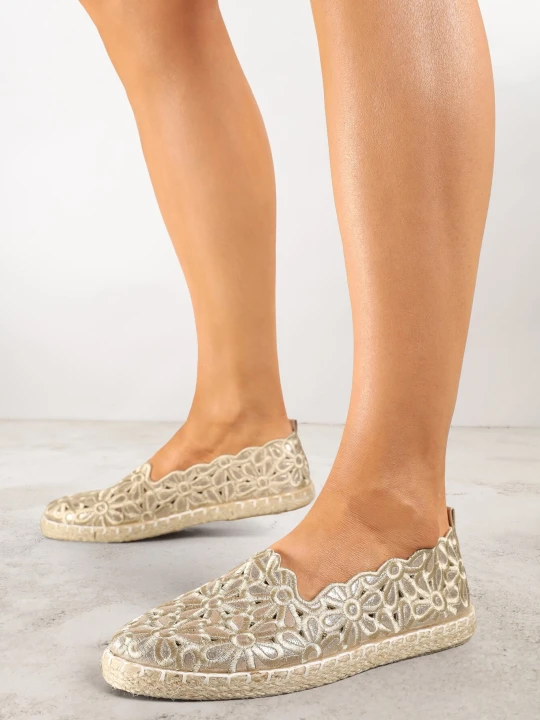 Zdjęcie produktu Złote Ażurowe Espadryle Vices w Kwiatowy Wzór z Plecionki Donavia