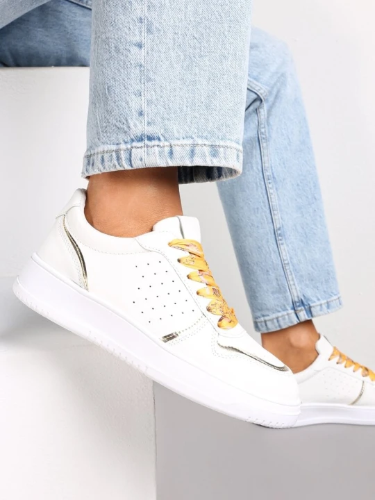 Zdjęcie produktu Biało-Złote Sneakersy z Kolorowymi Sznurówkami i Metalicznymi Wstawkami Lania