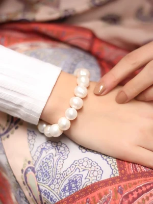 L'Atelier de Gaia Pozłacana bransoletka z perłami rozmiar: onesize