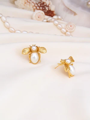 L'Atelier de Gaia Pozłacane kolczyki-wkrętki z perłami rozmiar: onesize