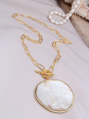 L'Atelier de Gaia Pozłacany naszyjnik z zawieszką - dł. 47 cm rozmiar: onesize