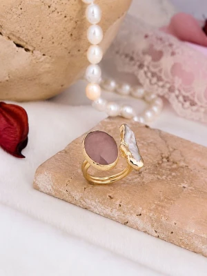 L'Atelier de Gaia Pozłacany pierścionek z kwarcem i masą perłową rozmiar: onesize
