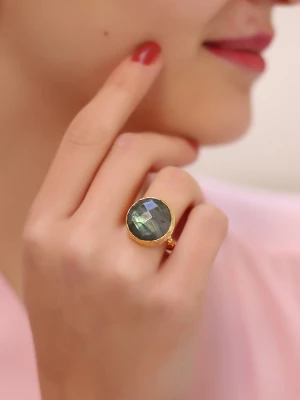 L'Atelier de Gaia Pozłacany pierścionek z labradorytem rozmiar: onesize