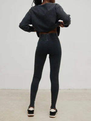 Legginsy damskie z prążkowanej dzianiny w kolorze FADED GREY - HIPS WASHED-S Marsala