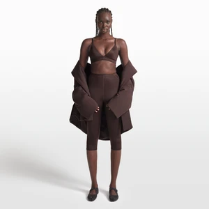 Legginsy damskie z wysokim stanem 43 cm NikeSKIMS Shine ze sznurkiem - Brązowy