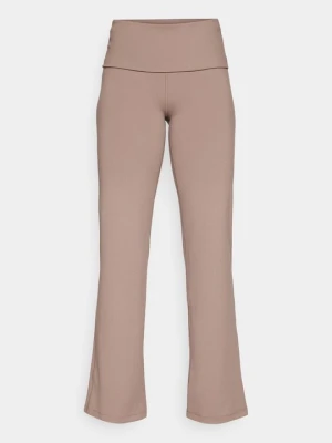 Legginsy Nike brązowy