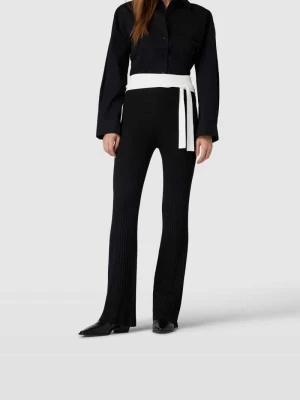 Legginsy o kroju flared fit w prążkowanej fakturze Remain Czarny